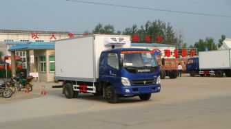 奥铃带卧冷藏车(6.1米厢长)